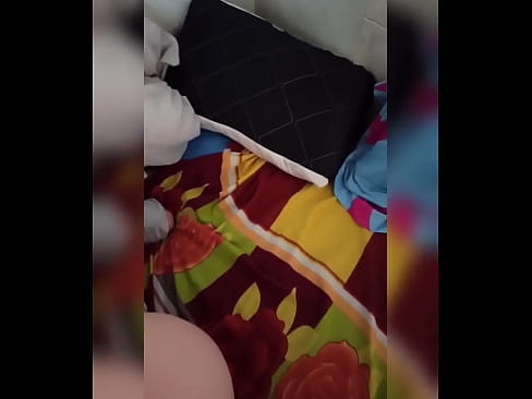 ❤️ Nire gelakidea etxean bakarrik geratzen da, bere senarra oporretara joaten delako eta nik izorratzeko eta ipurdia esnez betetzeko aprobetxatzen dut ❤ Sexua %eu.teencumpot.ruan ❌